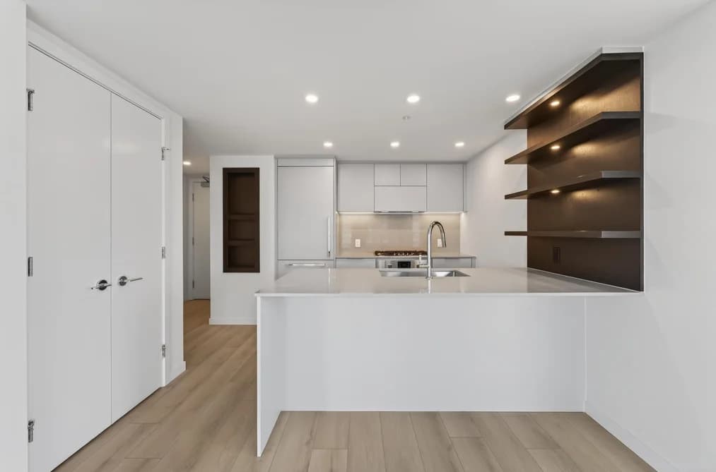 803 311 ALDERSON AVENUE, Coquitlam, BC — Residential for Sale - Photo 2