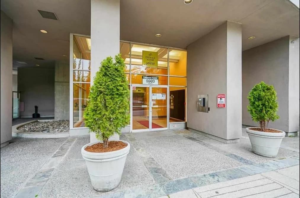 803 9603 MANCHESTER DRIVE, Burnaby, BC — Residential for Sale - Photo 2