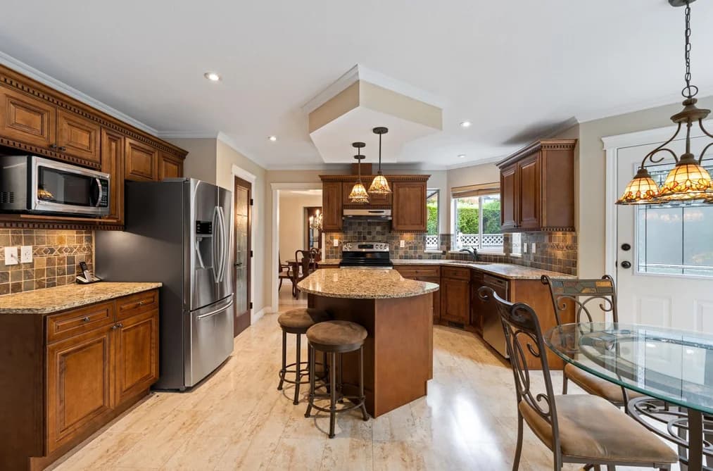 8030 153A STREET, Surrey, BC — Residential for Sale - Photo 2
