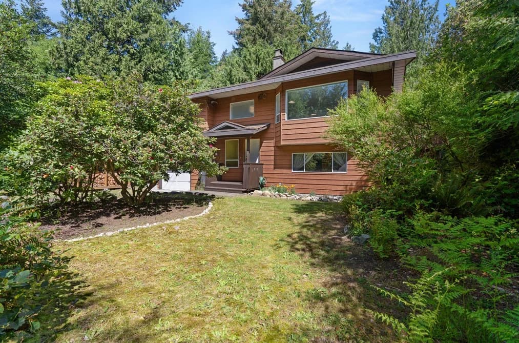 8044 DOGWOOD DRIVE, Halfmoon Bay, BC — Residential for Sale - Photo 2