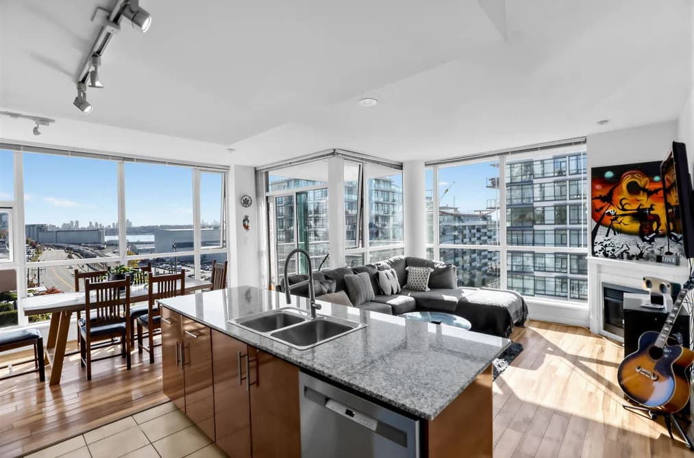 806 168 E ESPLANADE AVENUE, North Vancouver, BC — Residential for Sale - Photo 2