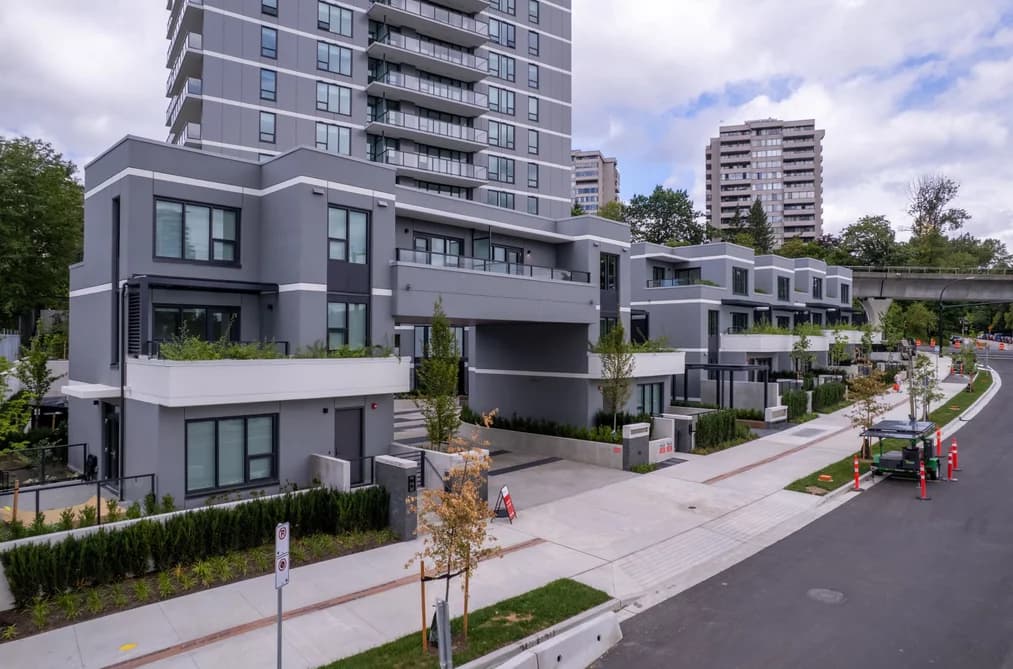 806 2135 SPRINGER AVENUE, Burnaby, BC — Residential for Sale - Photo 2