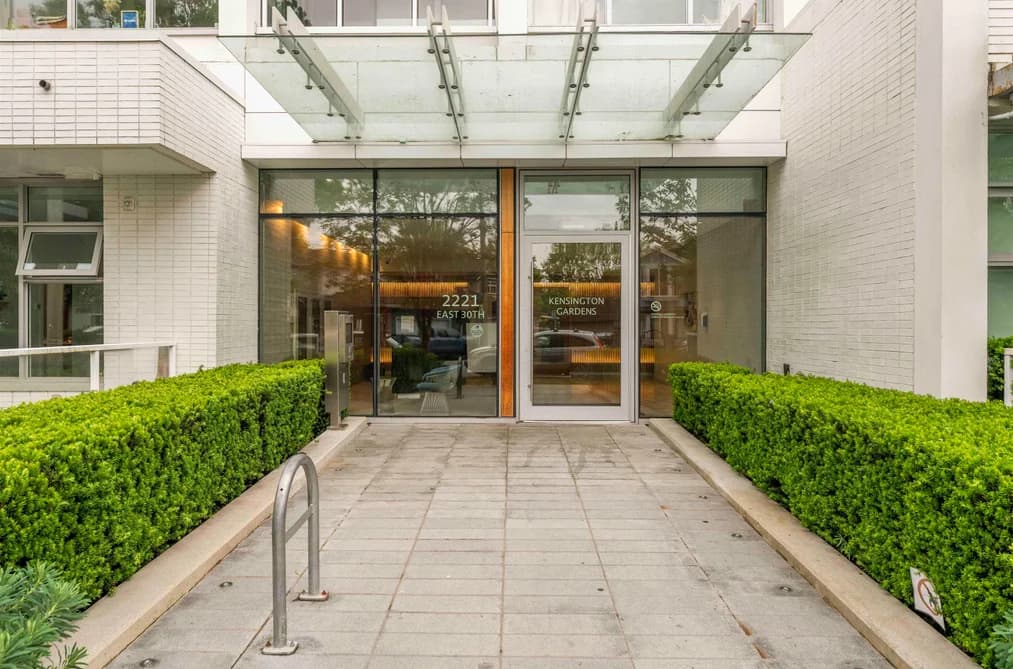 806 2221 E 30TH AVENUE, Vancouver, BC — Residential for Sale - Photo 2