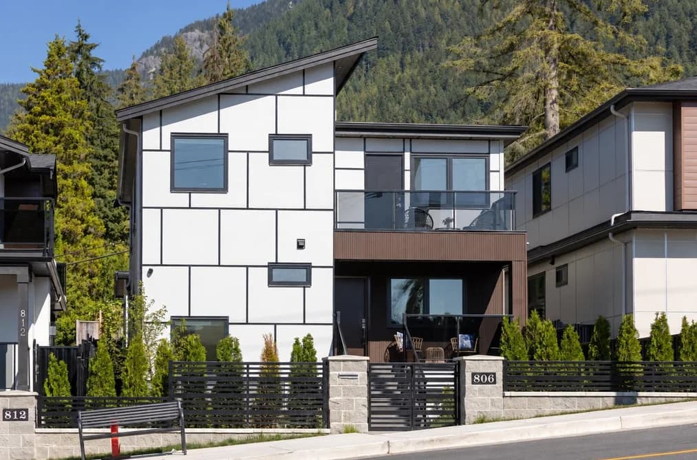 806 MONTROYAL BOULEVARD, North Vancouver, BC — Residential for Sale - Main Photo