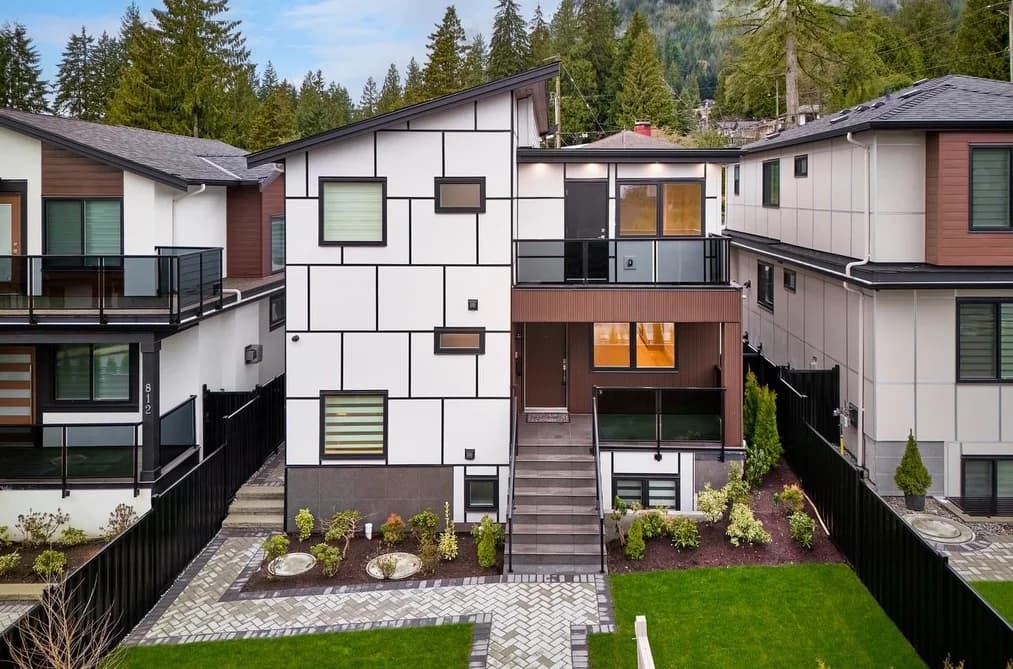806 MONTROYAL BOULEVARD, North Vancouver, BC — Residential for Sale - Main Photo