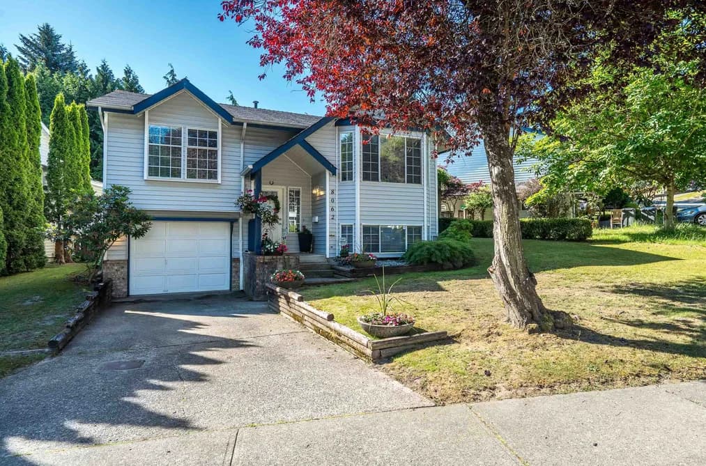8062 138 STREET, Surrey, BC — Residential for Sale - Photo 2