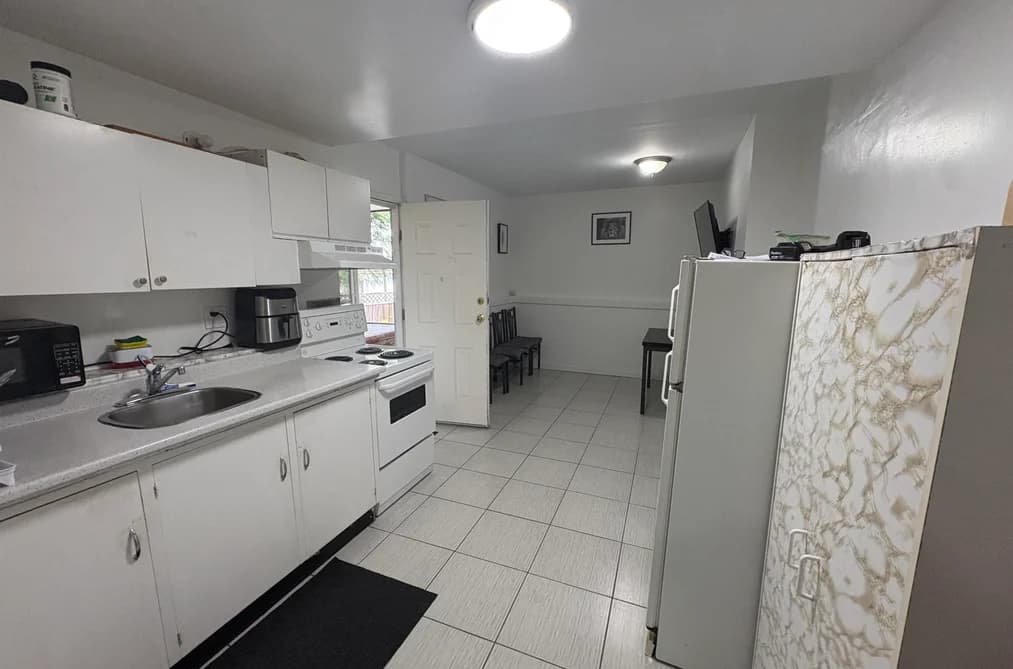8063 138A STREET, Surrey, BC — Residential for Sale - Photo 2