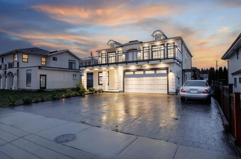 8069 124 STREET, Surrey, BC — Residential for Sale - Photo 2
