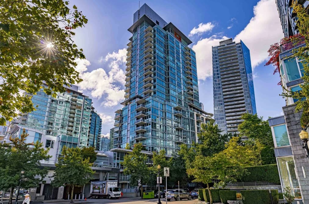 807 590 NICOLA STREET, Vancouver, BC — Residential for Sale - Main Photo