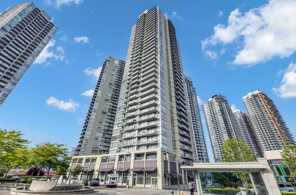807 9981 WHALLEY BOULEVARD, Surrey, BC — Residential for Sale - Photo 2
