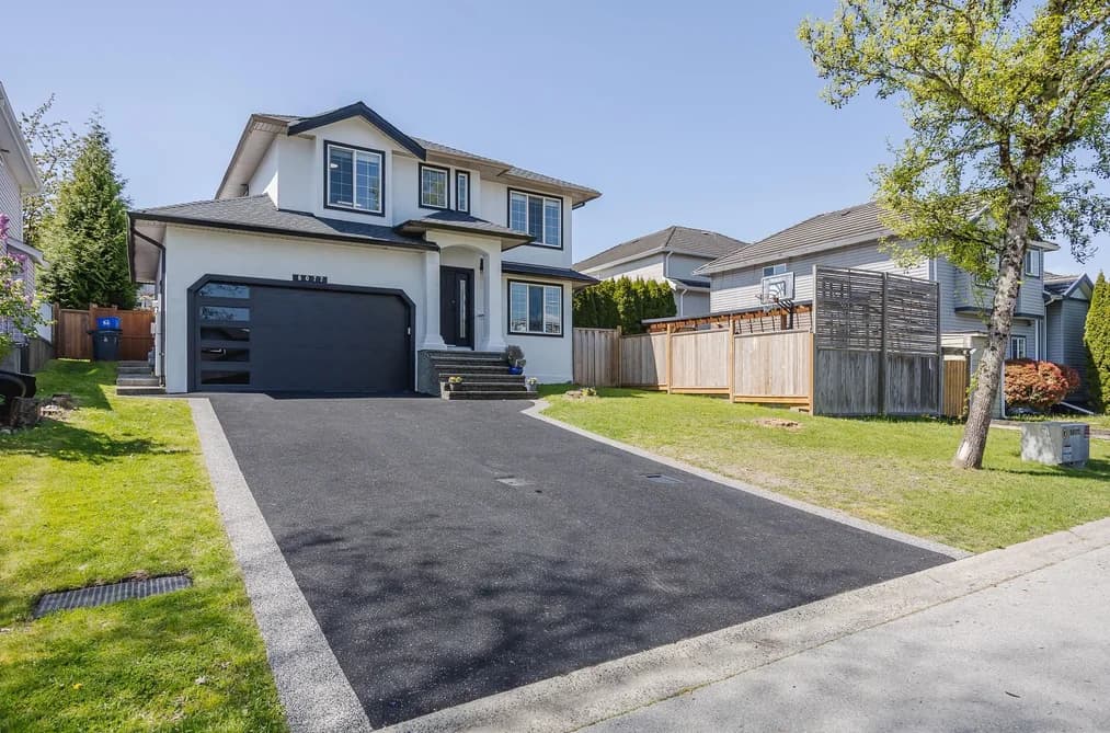 8077 169 STREET, Surrey, BC — Residential for Sale - Photo 2