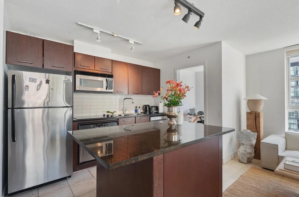 808 1199 SEYMOUR STREET, Vancouver, BC — Residential for Sale - Photo 2