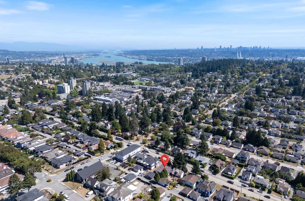 8085 10TH AVENUE, Burnaby, BC — Residential for Sale - Photo 2