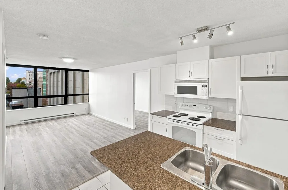 809 933 HORNBY STREET, Vancouver BC V6Z 3G4 - Photo 1