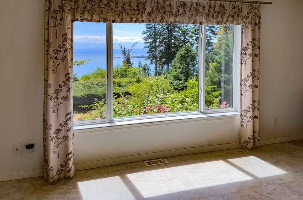 8097 REDROOFFS ROAD, Halfmoon Bay, BC — Residential for Sale - Main Photo