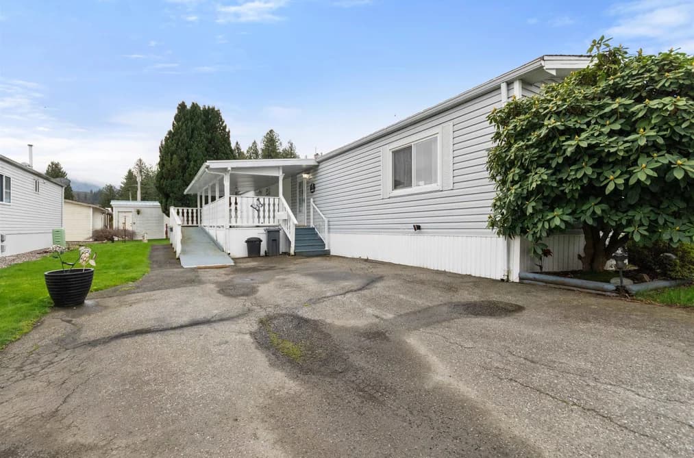 81 6035 VEDDER ROAD, Chilliwack, BC — Residential for Sale - Photo 2