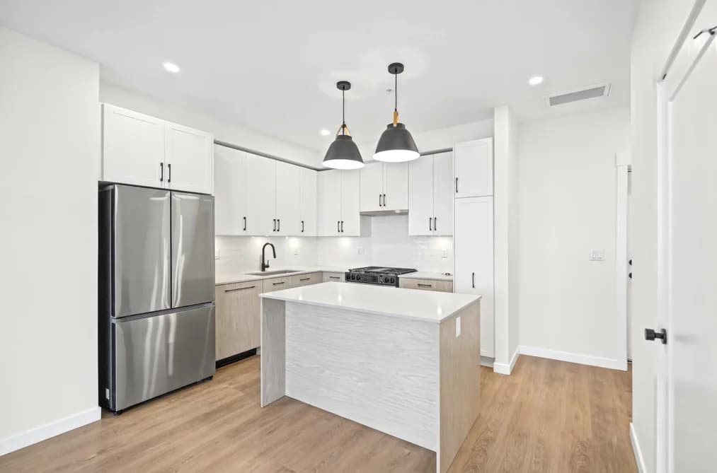 810 - 27254 Aldergrove Town Centre Drive, Langley, BC - MLS: R3179572 - Photo 2 810 - 27254 Aldergrove Town Centre Drive, Langley, BC - MLS: R3179572 - Photo 2
