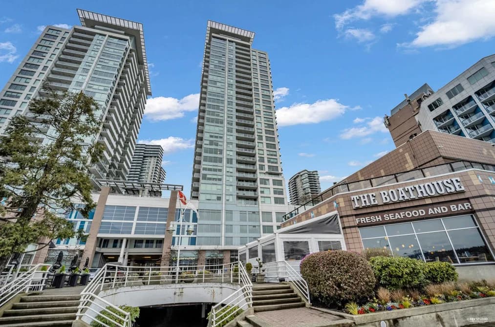811 908 QUAYSIDE DRIVE, New Westminster, BC — Residential for Sale - Main Photo