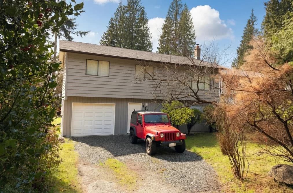 811 REED ROAD, Gibsons, BC — Residential for Sale - Main Photo