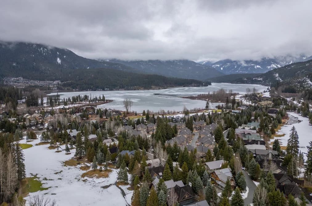 8115 MUIRFIELD CRESCENT, Whistler, BC — Residential for Sale - Photo 2