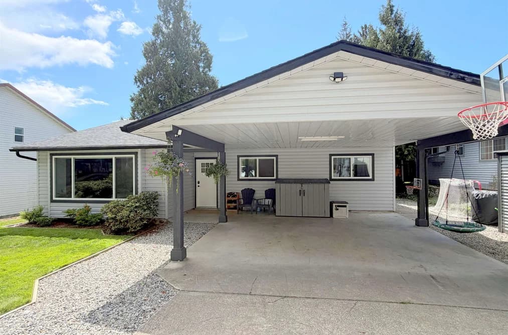 813 O'SHEA ROAD, Gibsons, BC — Residential for Sale - Photo 2