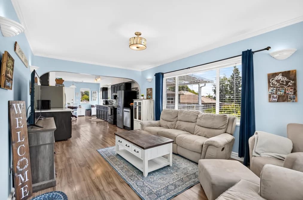 8134 CEDAR STREET, Mission, BC — Residential for Sale - Photo 2