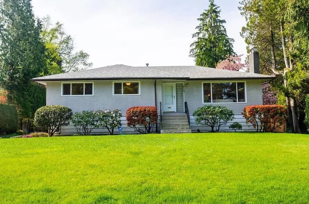 8140 HUNTER STREET, Burnaby BC V5A 2B9 - Photo 1