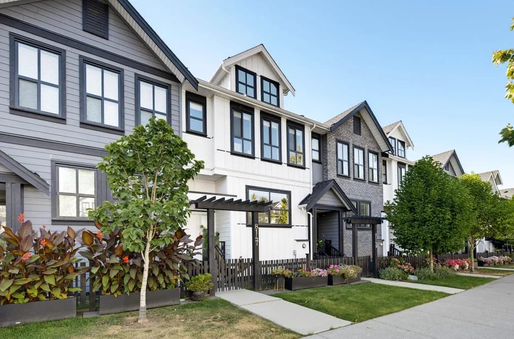 8147 202 STREET, Langley, BC — Residential for Sale - Photo 2