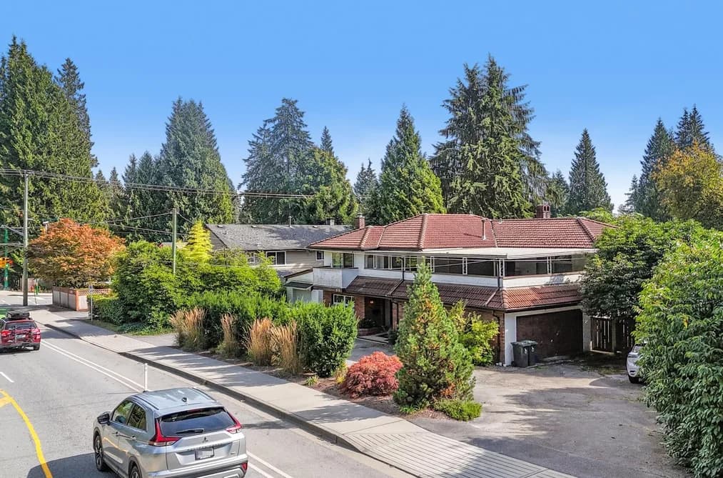 815 E 29TH STREET, North Vancouver, BC — Residential for Sale - Photo 2