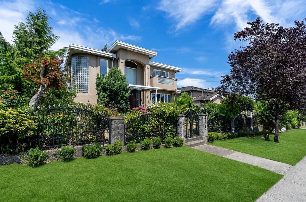 8155 15TH AVENUE, Burnaby, BC — Residential for Sale - Photo 2