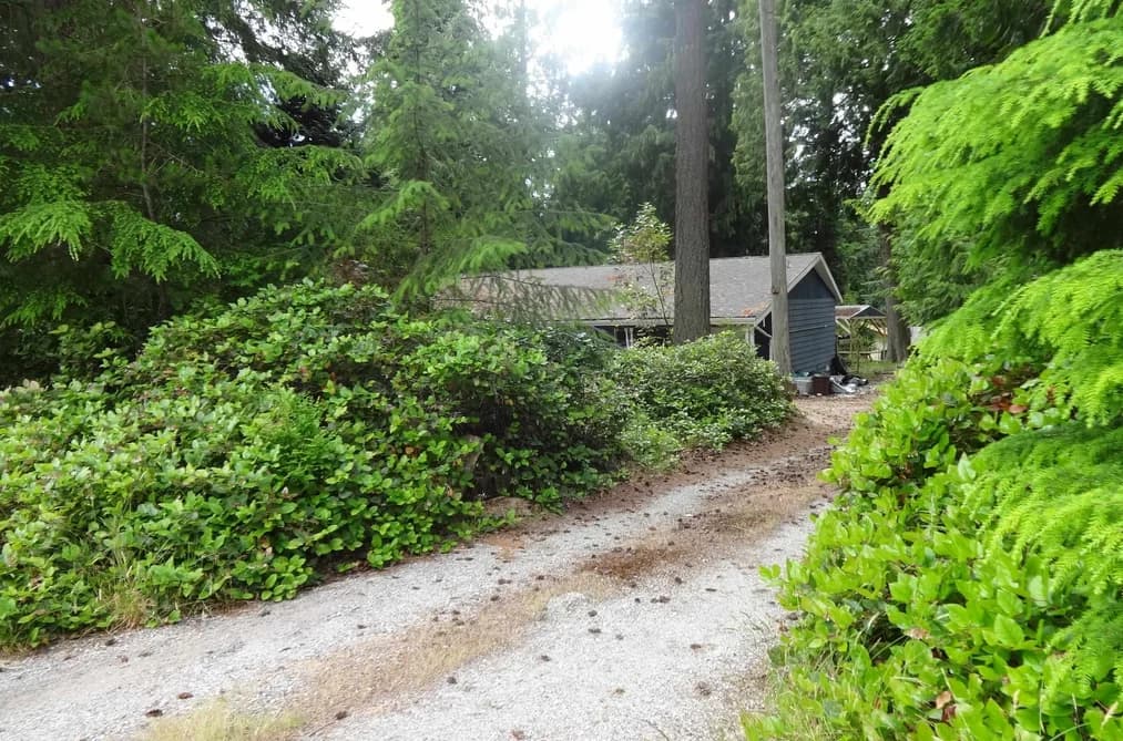 8161 WESTWOOD ROAD, Halfmoon Bay, BC — Residential for Sale - Photo 2