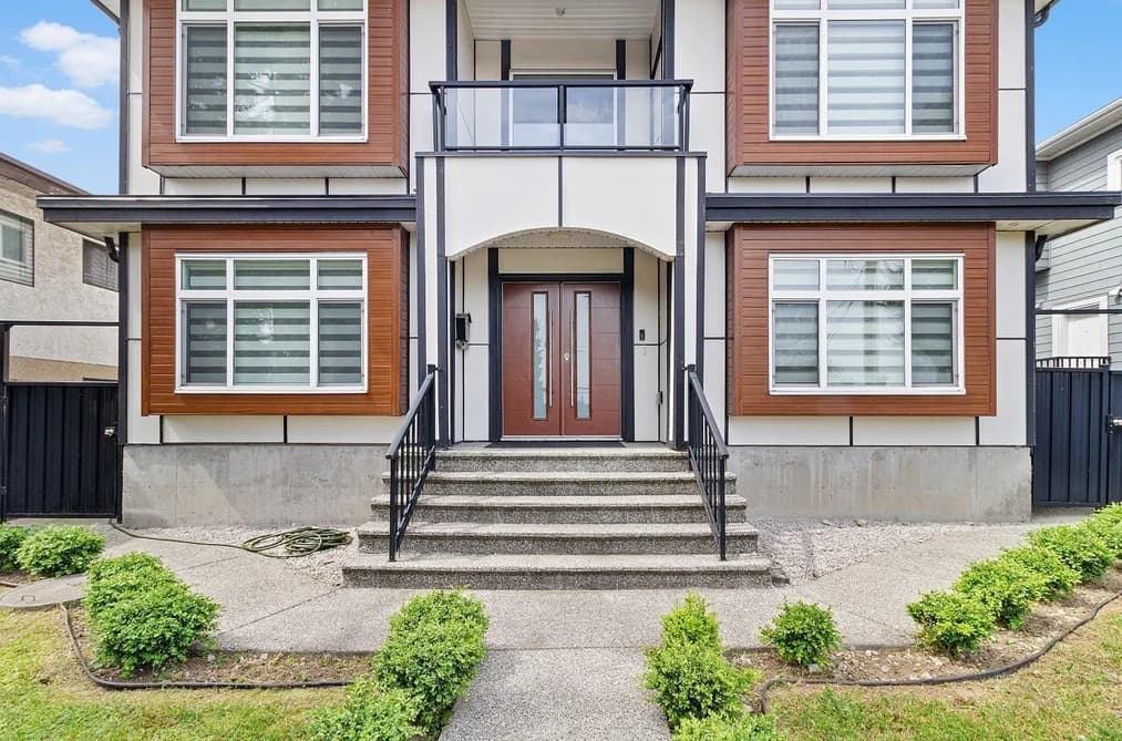 8175 10TH AVENUE, Burnaby, BC — Residential for Sale - Photo 2