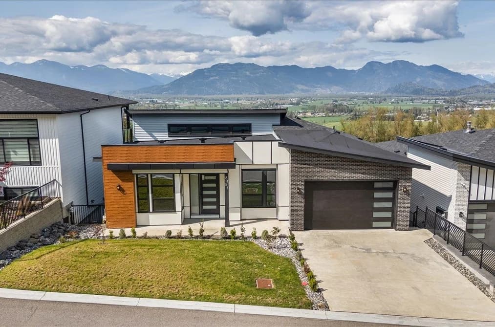 8181 HARVEST PLACE, Chilliwack, BC — Residential for Sale - Main Photo