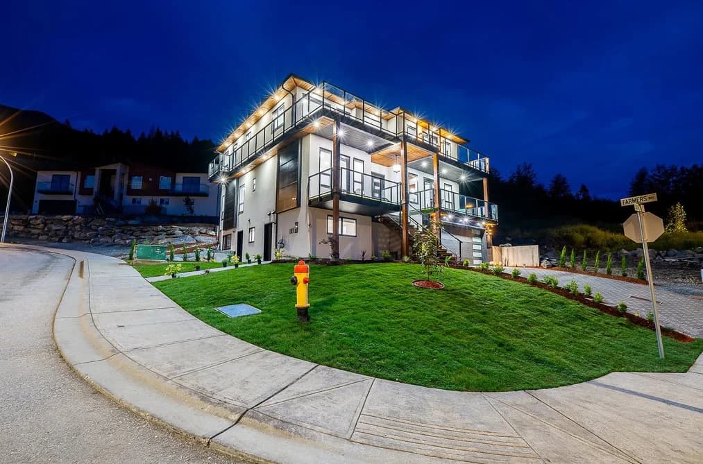 8182 BOUNTY PLACE, Chilliwack, BC — Residential for Sale - Photo 2