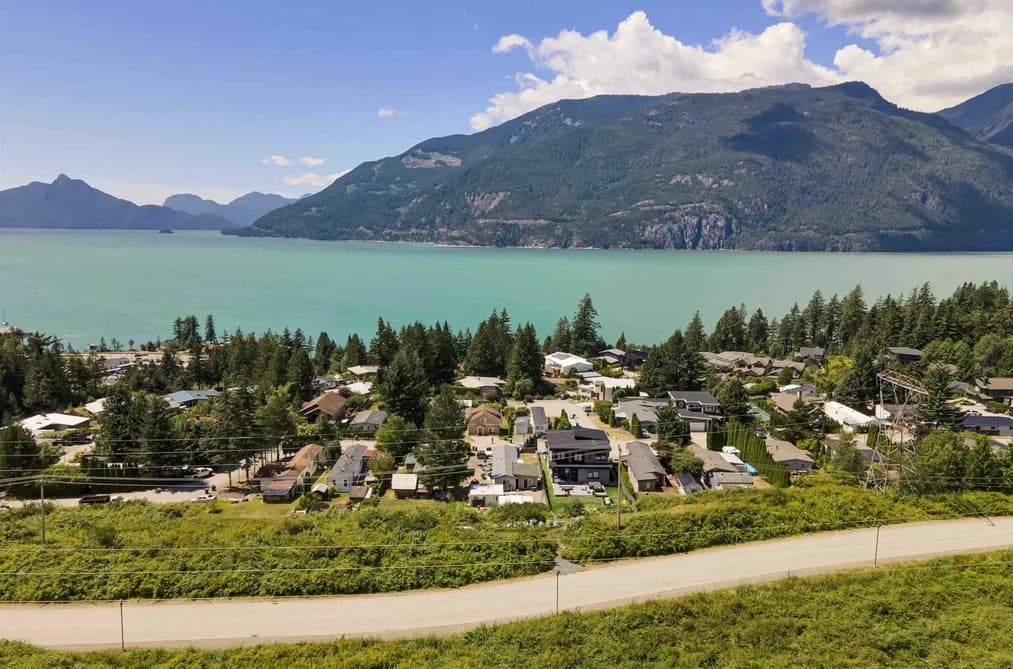 819 BRITANNIA WAY, Squamish, BC — Residential for Sale - Main Photo