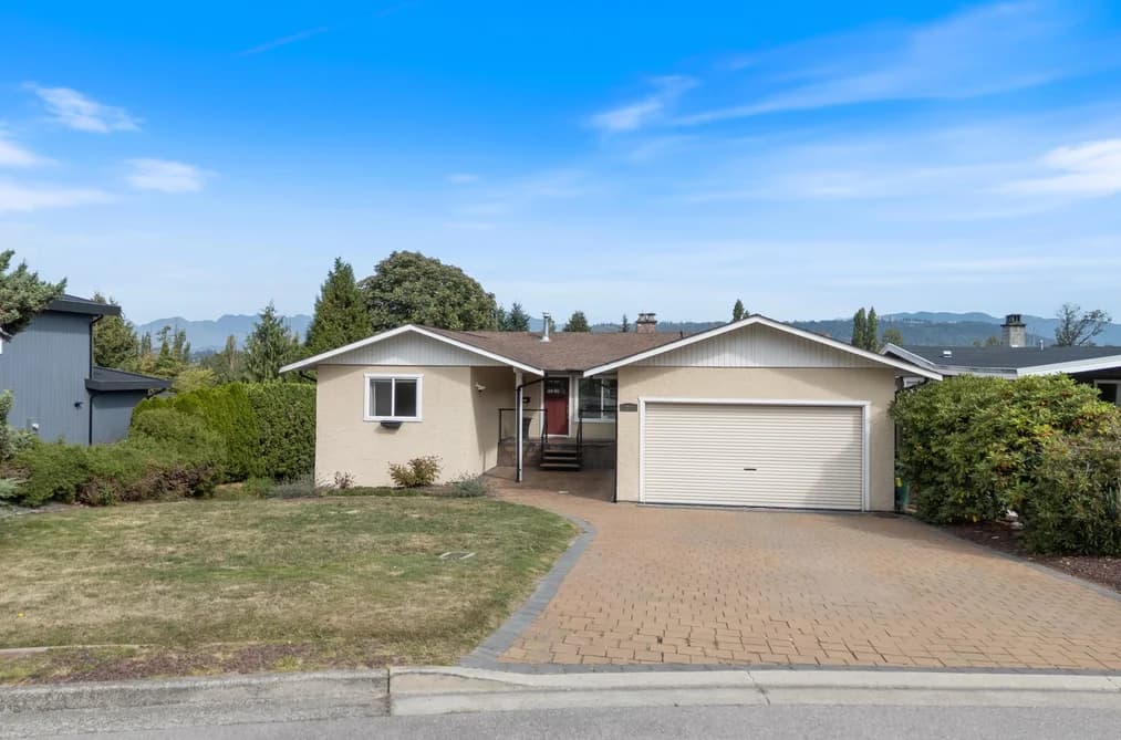 8200 BURNFIELD CRESCENT, Burnaby, BC — Residential for Sale - Photo 2
