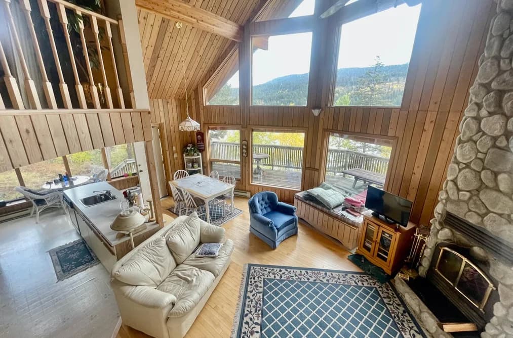 8200 GUN LAKE ROAD, Pemberton, BC — Residential for Sale - Photo 2