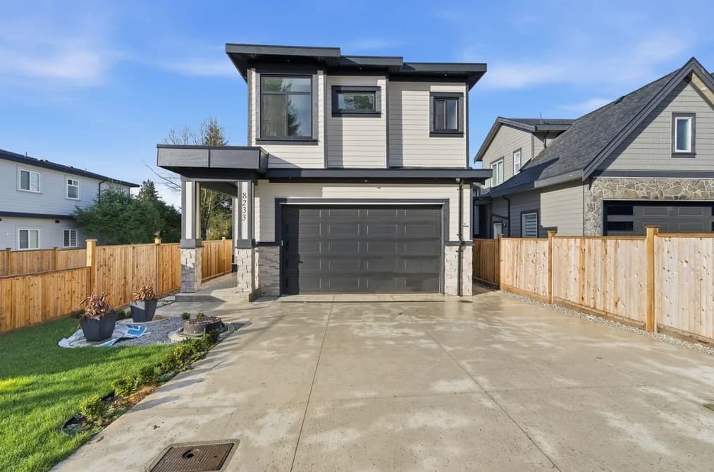 8233 114 STREET, Delta, BC — Residential for Sale - Photo 2