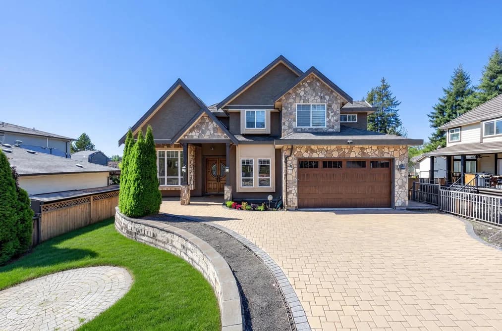 8245 144A STREET, Surrey, BC — Residential for Sale - Photo 2