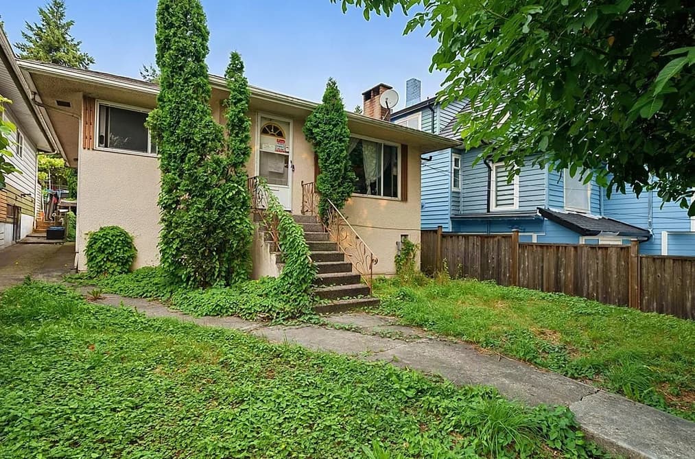 8247 10TH AVENUE, Burnaby, BC — Residential for Sale - Main Photo