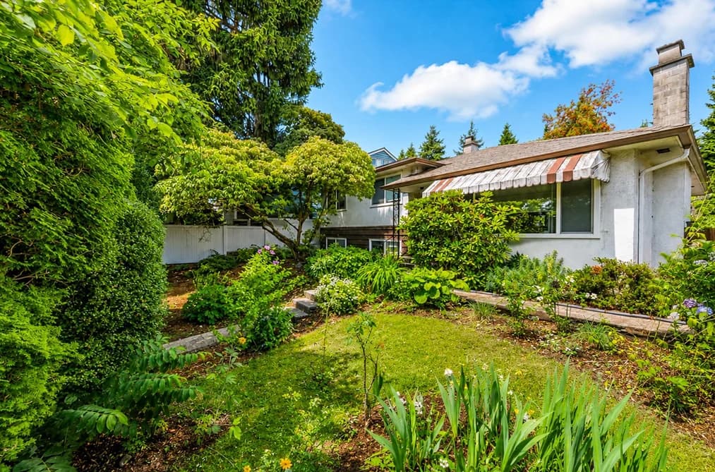 8259 10TH AVENUE, Burnaby, BC — Residential for Sale - Photo 2