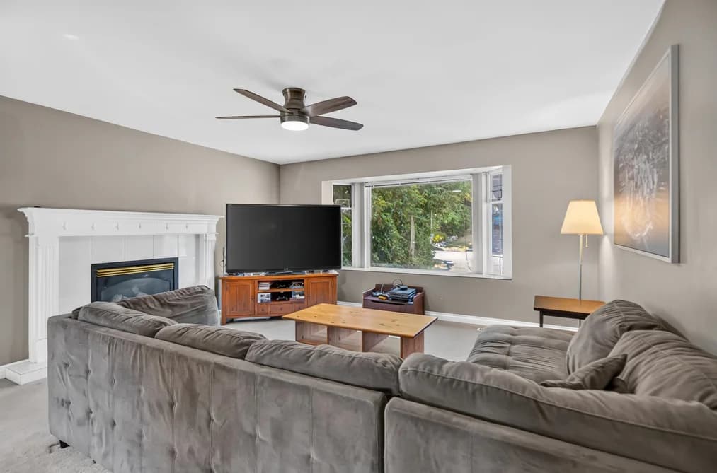 828 HUBER DRIVE, Port Coquitlam, BC — Residential for Sale - Photo 2