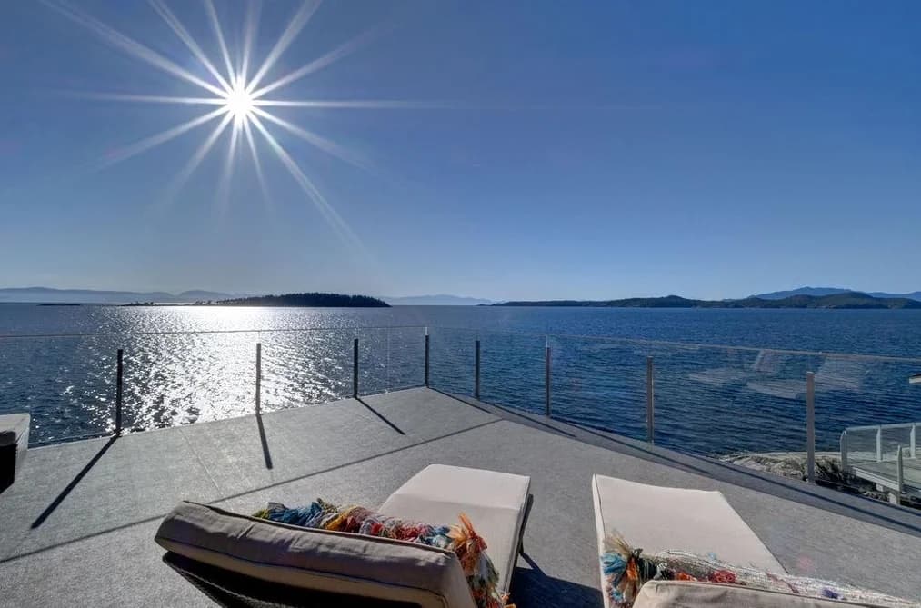 8327 REDROOFFS ROAD, Sechelt, BC — Residential for Sale - Main Photo