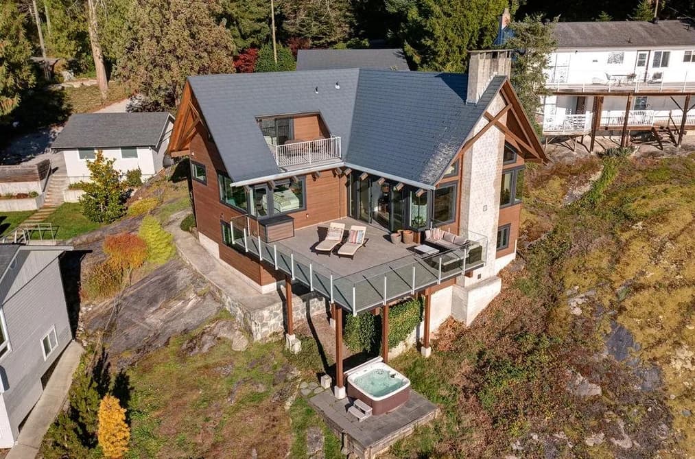 8327 REDROOFFS ROAD, Sechelt, BC — Residential for Sale - Photo 2