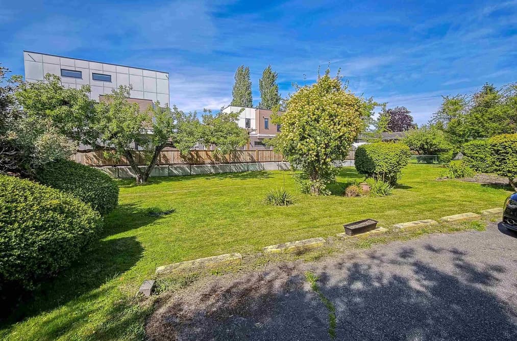 8340 NO. 3 ROAD, Richmond, BC — Residential for Sale - Photo 2