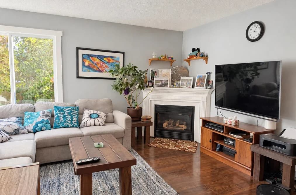 835 NORTH ROAD, Gibsons, BC — Residential for Sale - Photo 2