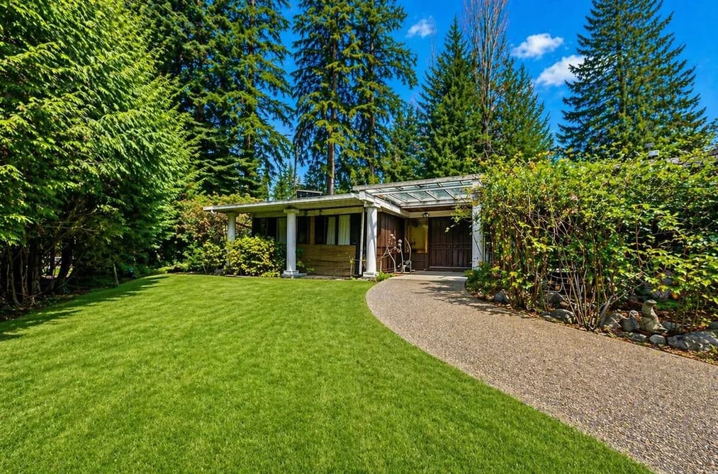 835 WILDWOOD PLACE, West Vancouver, BC — Residential for Sale - Photo 2