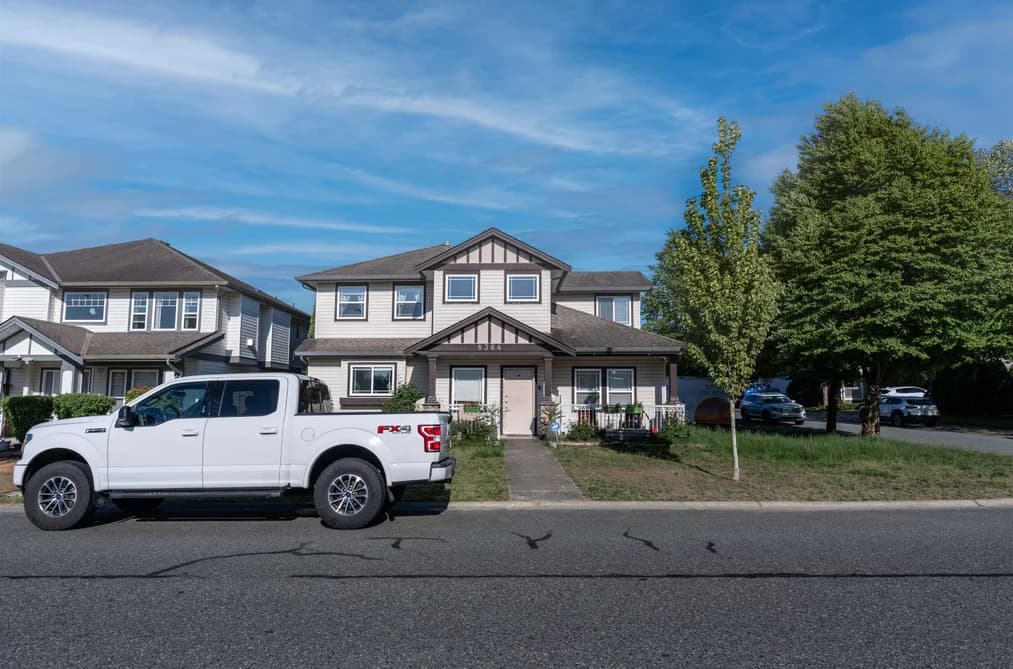 8364 HARRIS STREET, Mission, BC — Residential for Sale - Photo 2