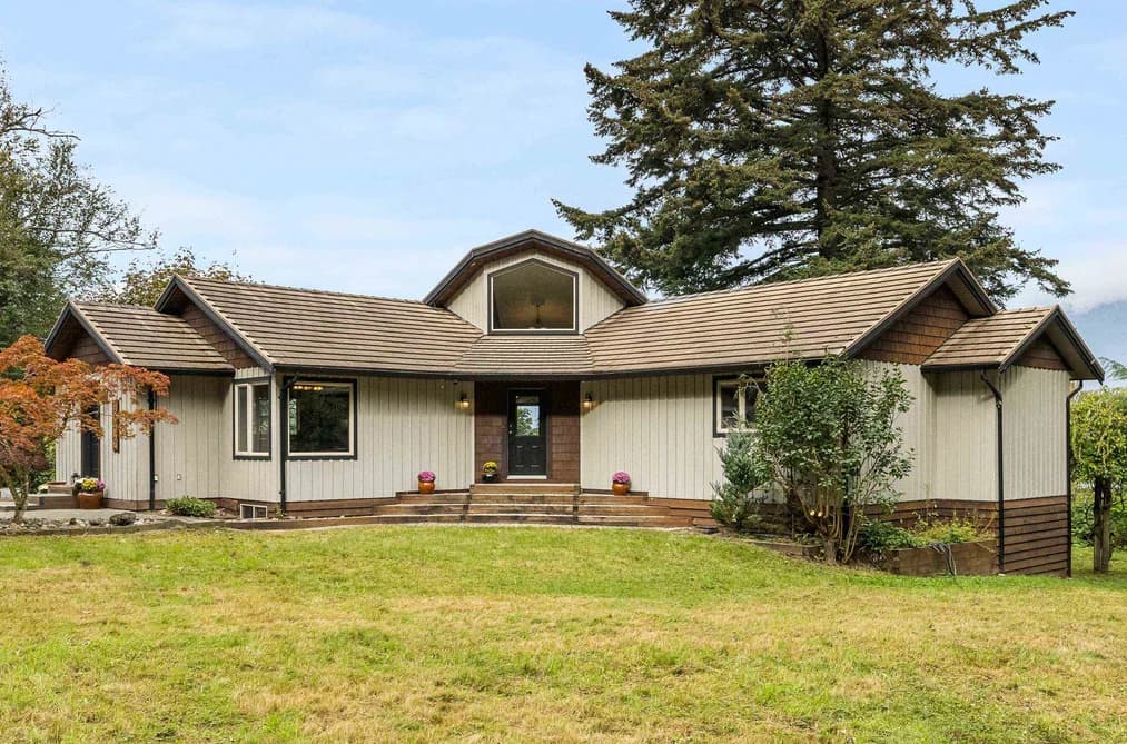 8379 CHELMSFORD PLACE, Chilliwack, BC — Residential for Sale - Photo 2