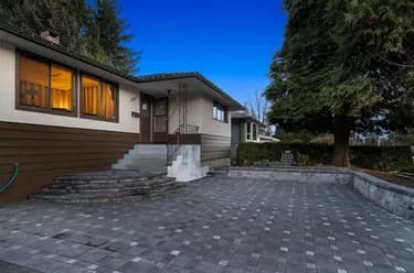 House for sale at 838 Dundonald Drive Port Moody British Columbia - MLS: R3143817